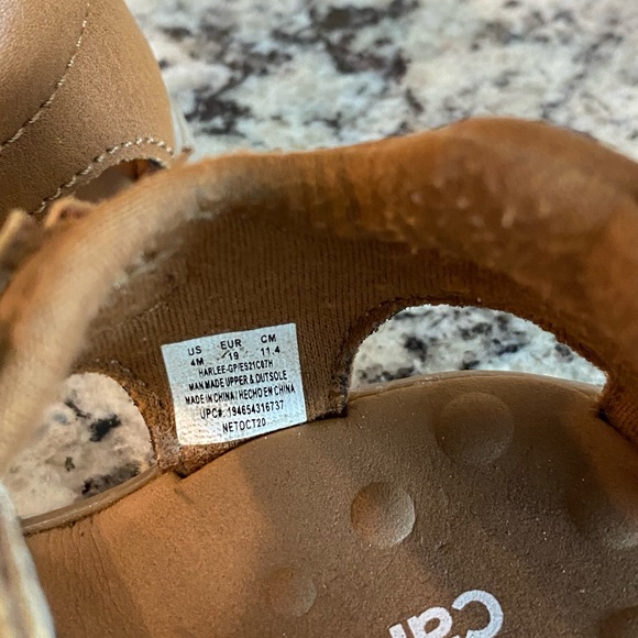 Toddler Girl Carters Sandals - Picture 3 of 3
